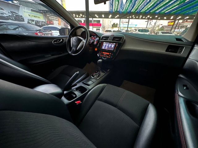 Turbo版 ，里程跑少， 免鑰啟動/摸門解鎖/360度環景/導航等.....歡迎預約賞車，感謝您  第8張相片