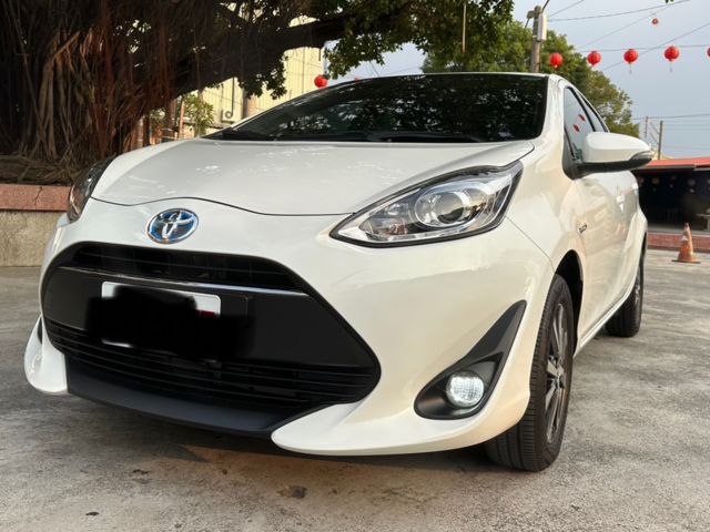 TOYOTA豐田 PRIUS C  第1張相片