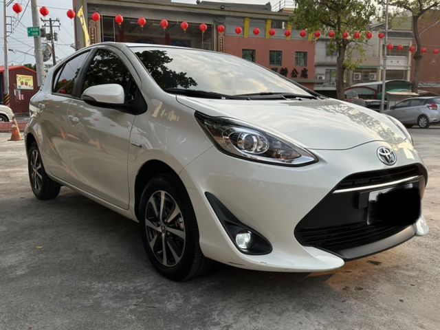 TOYOTA豐田 PRIUS C  第2張相片