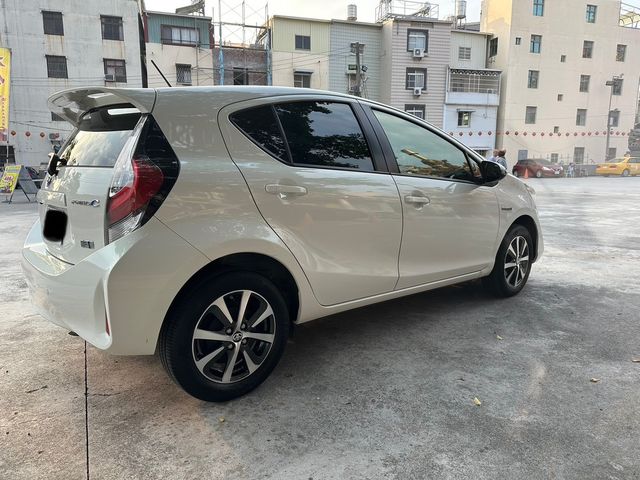 TOYOTA豐田 PRIUS C  第3張相片