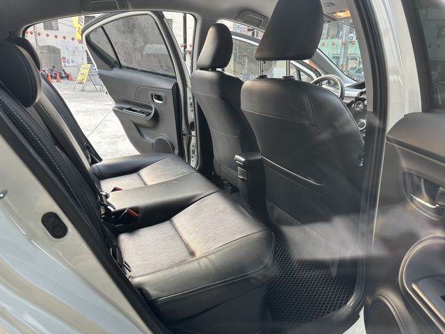 TOYOTA豐田 PRIUS C  第8張相片