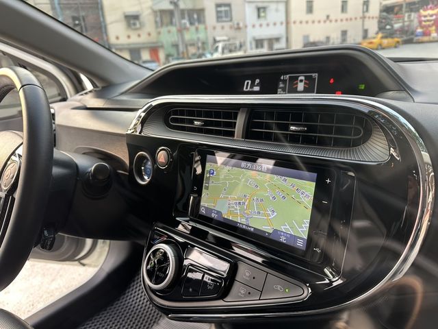 TOYOTA豐田 PRIUS C  第10張相片