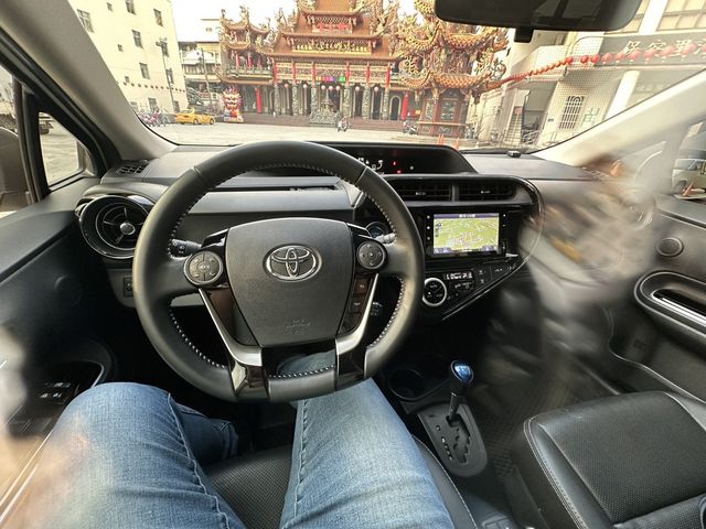 TOYOTA豐田 PRIUS C  第13張相片