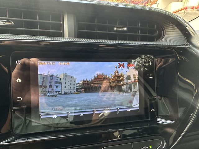 TOYOTA豐田 PRIUS C  第14張相片