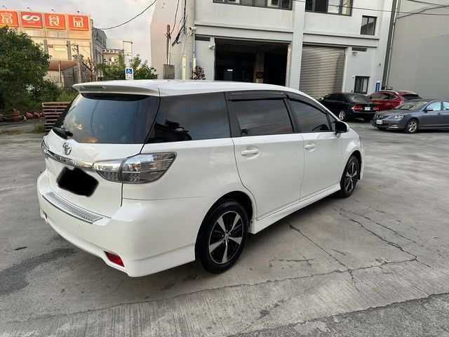 TOYOTA豐田 WISH  第3張相片