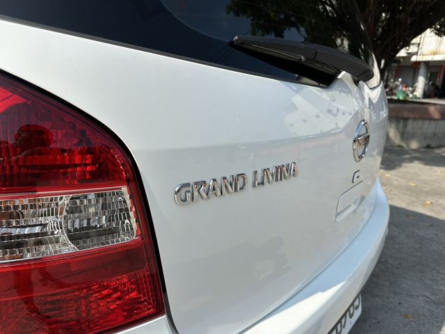 NISSAN日產 LIVINA  第5張相片