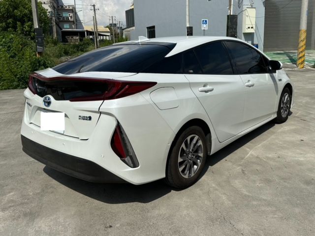 TOYOTA豐田 PRIUS PHV  第2張相片
