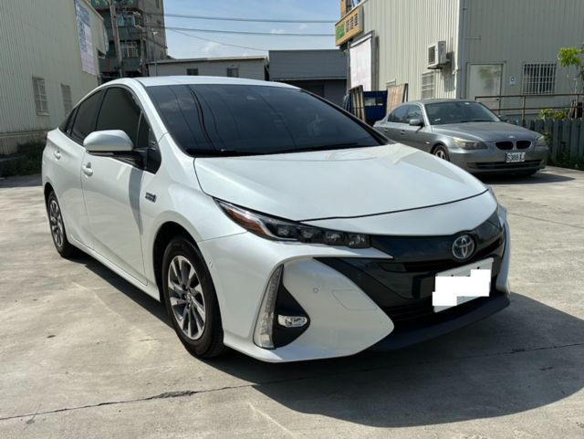 TOYOTA豐田 PRIUS PHV  第3張相片