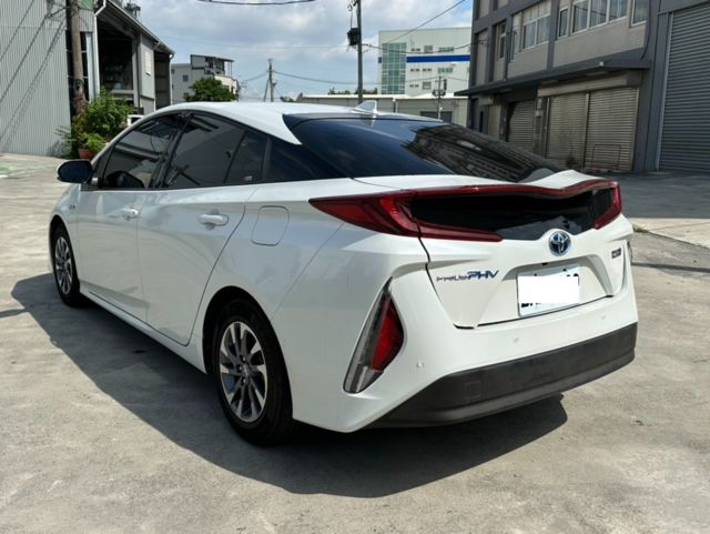 TOYOTA豐田 PRIUS PHV  第4張相片