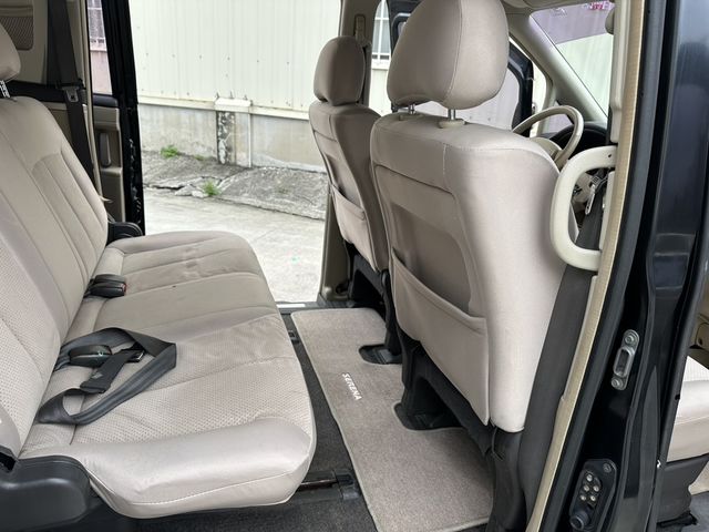 NISSAN日產 SERENA Q-RV  第8張相片