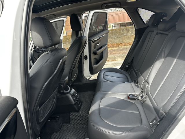 BMW寶馬 220I  第6張相片