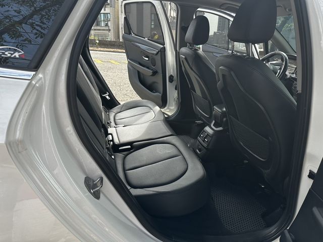 BMW寶馬 220I  第7張相片