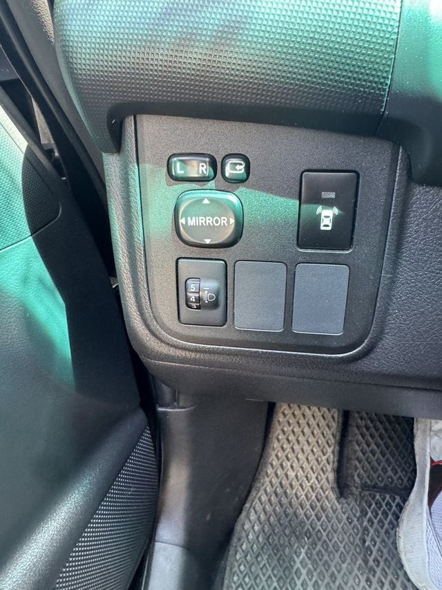 TOYOTA豐田 WISH  第16張相片