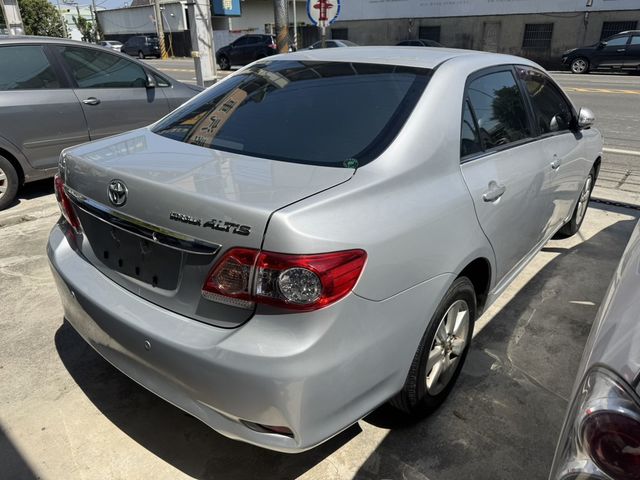 TOYOTA豐田 ALTIS  第2張相片