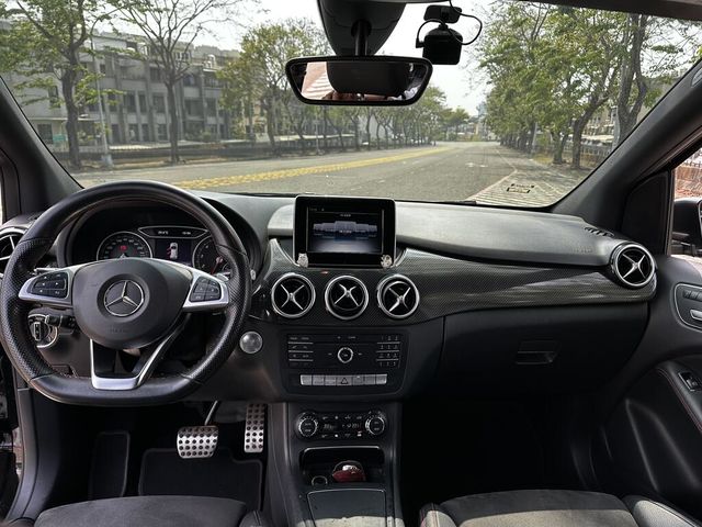 M-BENZ賓士 B180  第11張相片