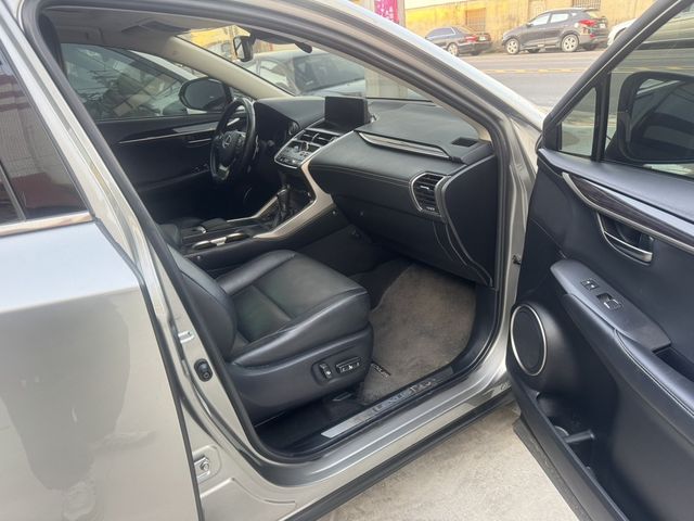 LEXUS凌志 NX300  第8張相片