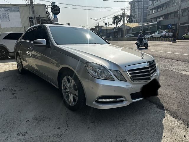 M-BENZ賓士 E220  第1張相片