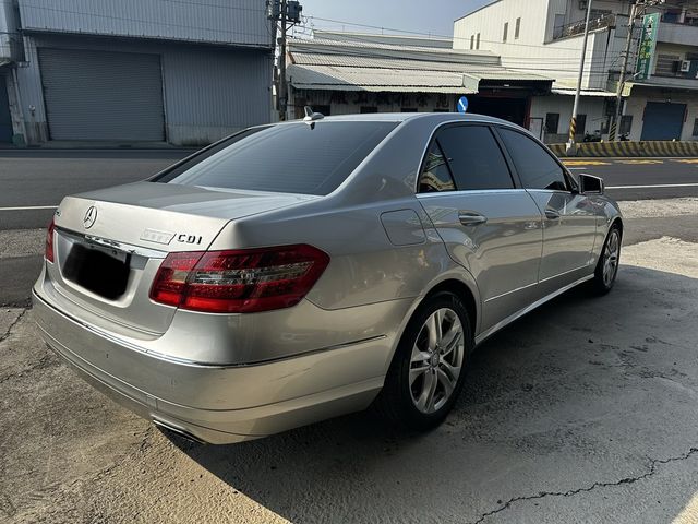 M-BENZ賓士 E220  第4張相片