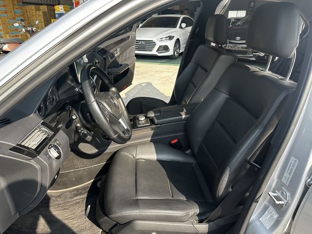 M-BENZ賓士 E220  第6張相片