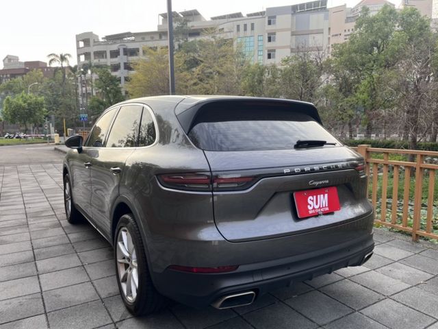 20吋鋁圈/4WD/ACC跟車/360環景影像/電尾門/電動記憶座椅/Apple Carplay  第4張相片
