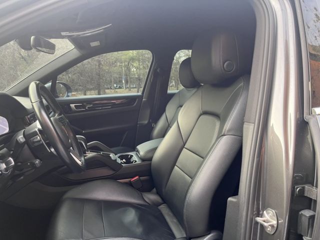 20吋鋁圈/4WD/ACC跟車/360環景影像/電尾門/電動記憶座椅/Apple Carplay  第13張相片