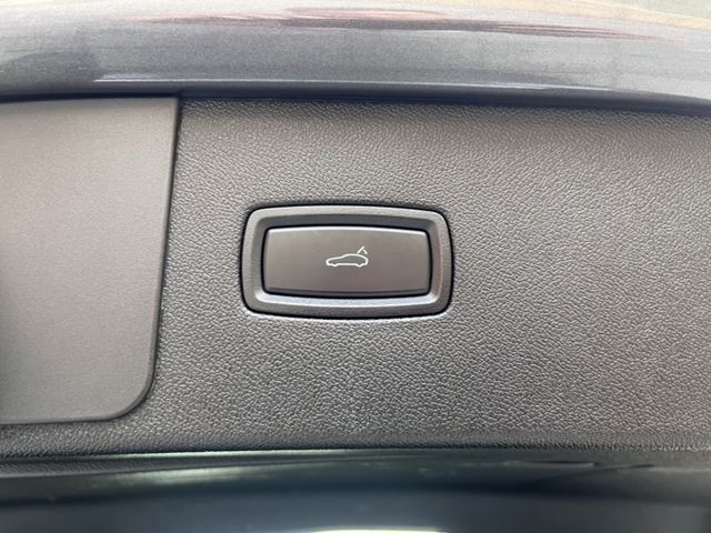 20吋鋁圈/4WD/ACC跟車/360環景影像/電尾門/電動記憶座椅/Apple Carplay  第16張相片
