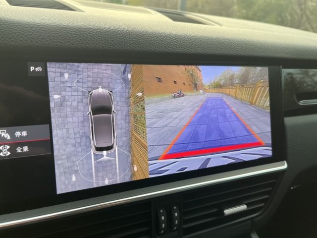 20吋鋁圈/4WD/ACC跟車/360環景影像/電尾門/電動記憶座椅/Apple Carplay  第17張相片