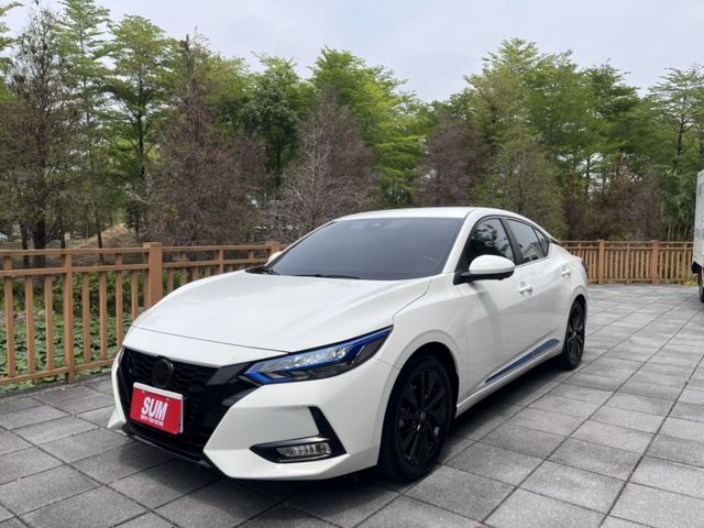 最頂級耀黑版/限量300台/原廠8年6大系統保固/車道置中/Carplay/盲點/環景/氣氛燈/Mio行車紀錄器  第1張相片