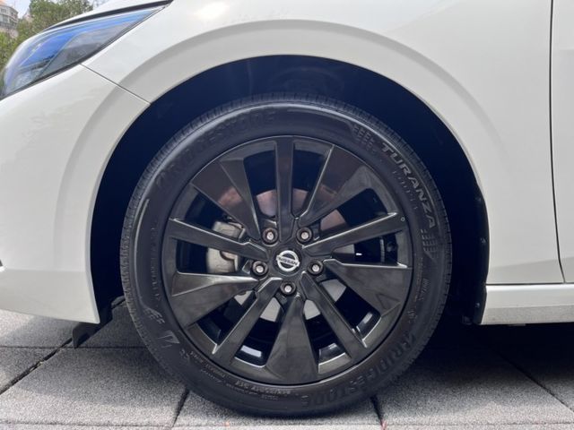 最頂級耀黑版/限量300台/原廠8年6大系統保固/車道置中/Carplay/盲點/環景/氣氛燈/Mio行車紀錄器  第5張相片