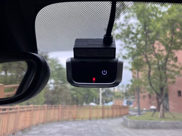 總代理/里程極低/定速/i-key/摸門/倒車顯影/左右獨立恆溫/前座雙電動椅/駕駛座記憶椅/電尾門  第11張相片