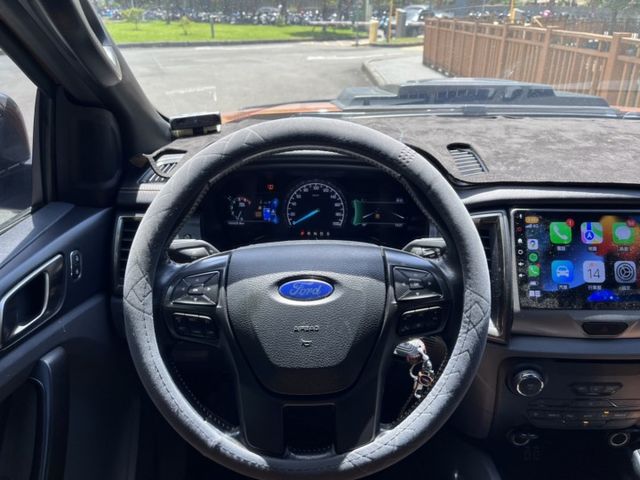 4WD/3.2柴油渦輪/低里程/原鈑件/行車紀錄器/加裝高蓋/升級安卓機、環景、Carplay/定速巡航/左右獨立恆溫  第8張相片