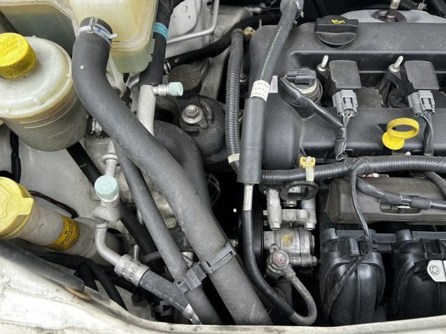 4WD/恆溫/定速/天窗/倒車雷達/車頂行李架/低里程/僅跑7萬8  第7張相片