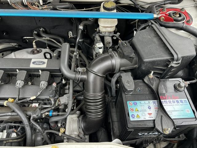 4WD/恆溫/定速/天窗/倒車雷達/車頂行李架/低里程/僅跑7萬8  第8張相片