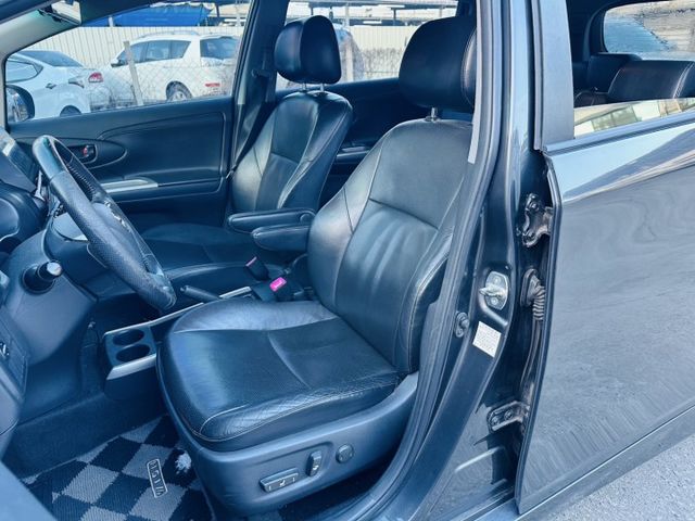 E版/7人座/I-key/定速/恆溫空調/安卓機/Carplay/電動椅/倒車顯影/行車紀錄器  第6張相片