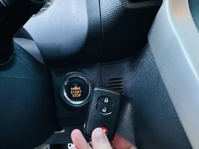 E版/7人座/I-key/定速/恆溫空調/安卓機/Carplay/電動椅/倒車顯影/行車紀錄器  第12張相片
