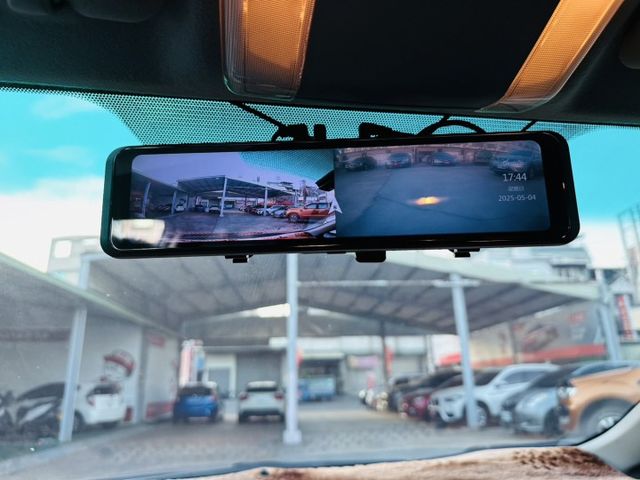 E版/7人座/I-key/定速/恆溫空調/安卓機/Carplay/電動椅/倒車顯影/行車紀錄器  第14張相片
