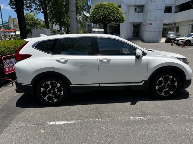S版/一手車/i-key/ACC/恆溫/天窗/LED頭燈/電動椅/電尾門/電子手剎  第5張相片