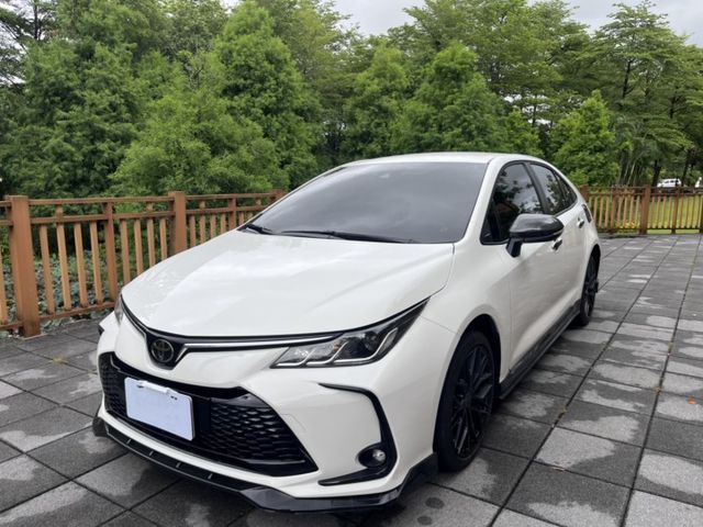 一手車/原鈑件/超低里程/改裝鋁圈、前後包/專車用氣氛燈/智乘13.1吋主機/免鑰匙摸門啟動/ACC跟車/行車紀錄器  第1張相片