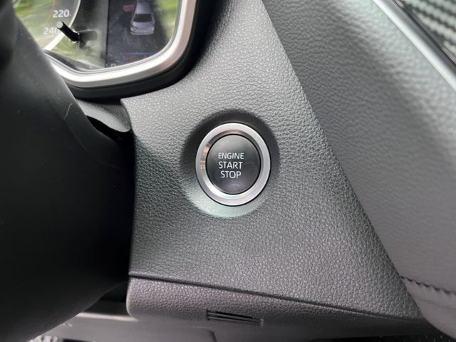 一手車/原鈑件/超低里程/改裝鋁圈、前後包/專車用氣氛燈/智乘13.1吋主機/免鑰匙摸門啟動/ACC跟車/行車紀錄器  第9張相片