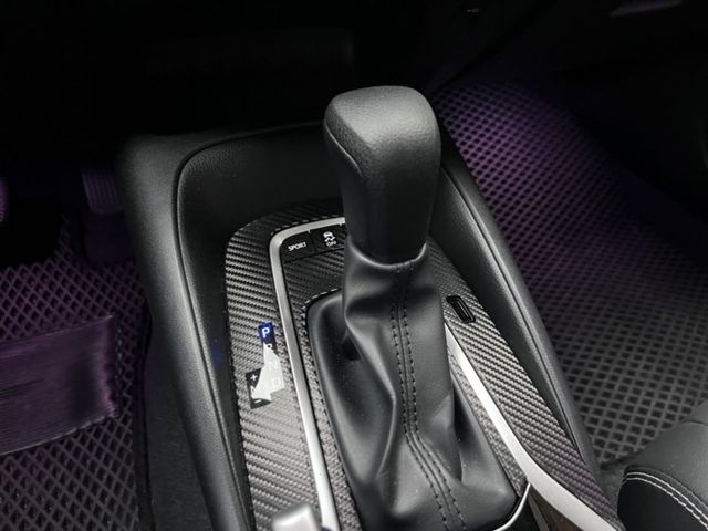 一手車/原鈑件/超低里程/改裝鋁圈、前後包/專車用氣氛燈/智乘13.1吋主機/免鑰匙摸門啟動/ACC跟車/行車紀錄器  第13張相片