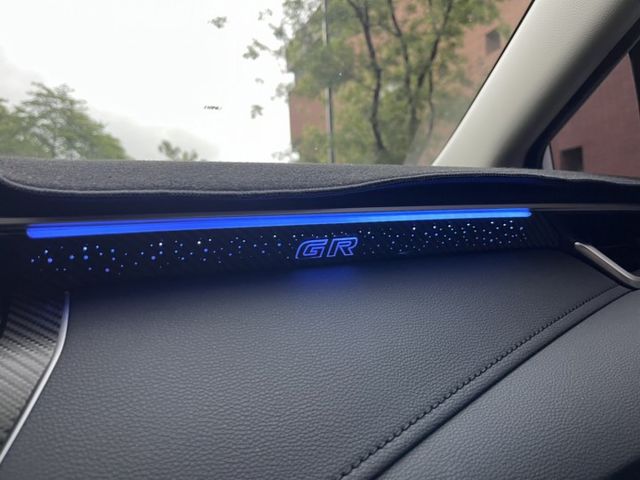 一手車/原鈑件/超低里程/改裝鋁圈、前後包/專車用氣氛燈/智乘13.1吋主機/免鑰匙摸門啟動/ACC跟車/行車紀錄器  第14張相片