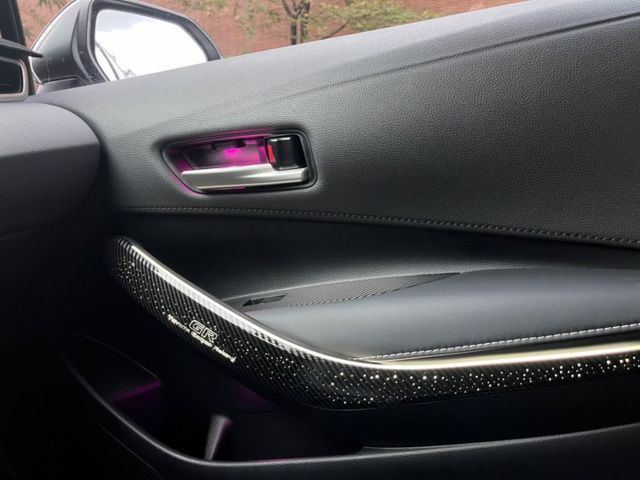 一手車/原鈑件/超低里程/改裝鋁圈、前後包/專車用氣氛燈/智乘13.1吋主機/免鑰匙摸門啟動/ACC跟車/行車紀錄器  第15張相片
