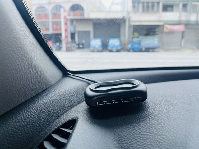 定速/天窗/電動座椅/左右獨立空調/抬頭顯示器  第13張相片
