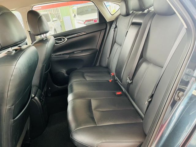 優質代步車/定速/胎壓偵測/倒車顯影  第7張相片