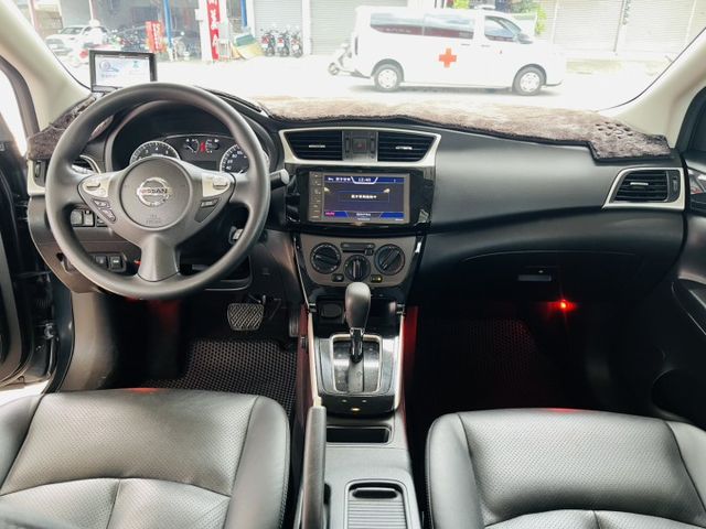 優質代步車/定速/胎壓偵測/倒車顯影  第8張相片