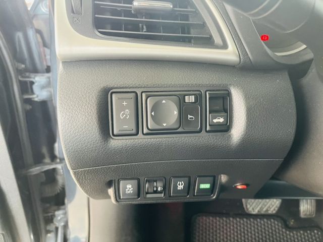 優質代步車/定速/胎壓偵測/倒車顯影  第12張相片