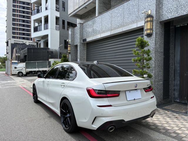 Msport/白金極智版/5AU/雷射頭燈/抬顯/電尾門/環景/Keyless/Carplay/Brembo卡鉗/黃金眼  第2張相片