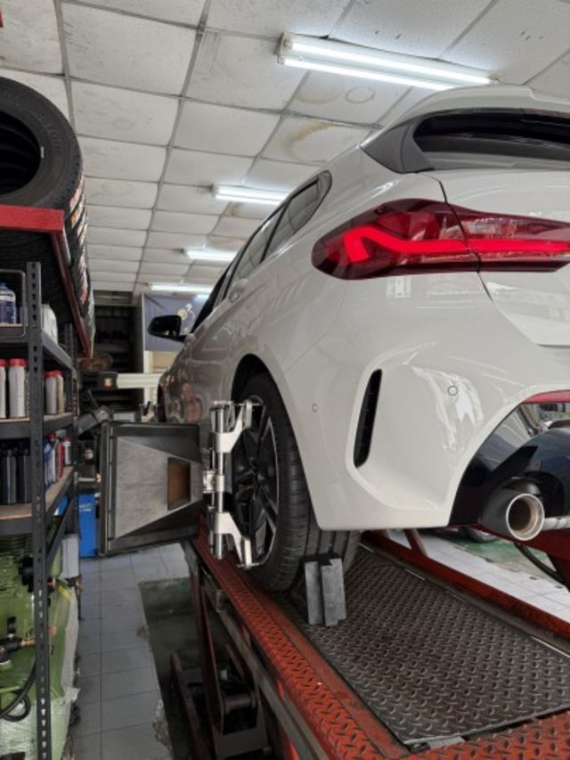 一手車.原版件僅跑24000公里.四條新米其林輪胎.新電瓶.原廠保養.後座椅從沒載過人.車牌號花21000選號  第7張相片