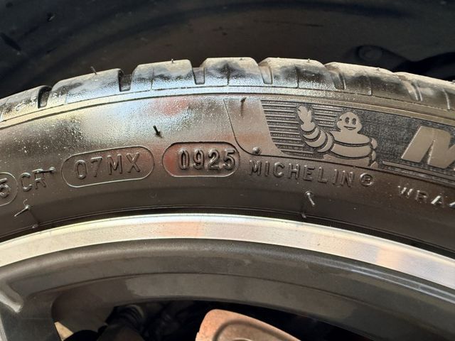 一手車.原版件僅跑24000公里.四條新米其林輪胎.新電瓶.原廠保養.後座椅從沒載過人.車牌號花21000選號  第8張相片