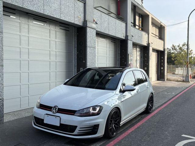 7代Golf GTI/可認證/全車精品升級/點擊看改裝明細/電子手煞+Auto hold/一鍵啟動/定速巡航/前後霧燈  第1張相片
